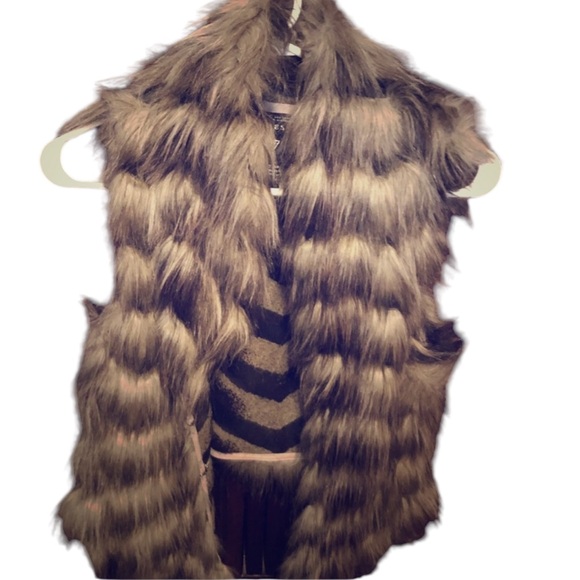Guess Women’s Faux fur vest Cropped back Size XS - Picture 1 of 9